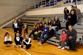 Velika: Doček Djeda Božićnjaka uz Veličke mažoretkinje