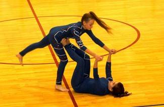 Velika: Doček Djeda Božićnjaka uz Veličke mažoretkinje