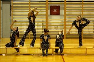 Velika: Doček Djeda Božićnjaka uz Veličke mažoretkinje