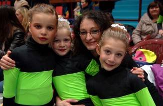 Požeške mažoretkinje: Plesom i pjesmom kroz Hrvatsku