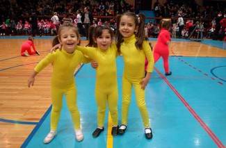 Požeške mažoretkinje: Plesom i pjesmom kroz Hrvatsku