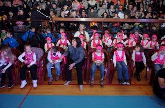 Požeške mažoretkinje: Plesom i pjesmom kroz Hrvatsku