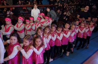 Požeške mažoretkinje: Plesom i pjesmom kroz Hrvatsku