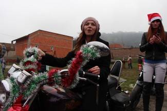 Požega: Moto Mrazovi obišli požeške mališane