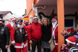 Požega: Moto Mrazovi obišli požeške mališane