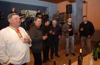 Kaptol: Božićno druženje župljana u Vatrogasnom domu