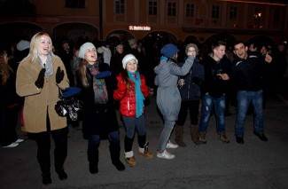 Požega: Doček Nove godine na Trgu Sv. Trojstva