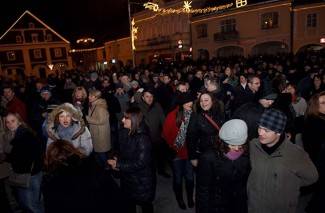 Požega: Doček Nove godine na Trgu Sv. Trojstva
