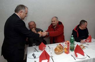 Požega: Pravoslavni vjernici proslavili Badnjak i Božić