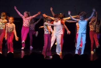 Požega: Plešimo hrvatsko - starije dobne skupine