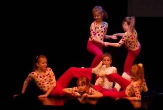 Požega: Plešimo hrvatsko - starije dobne skupine