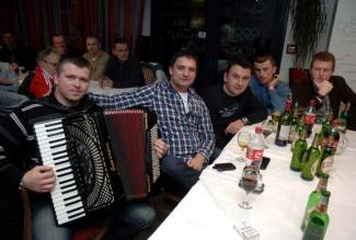 Požega: Glazbenici proslavili svoju Novu godinu u Coloru