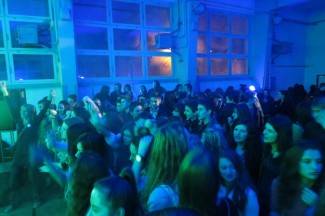 Požega: Gimnazijska fešta za Valentinovo