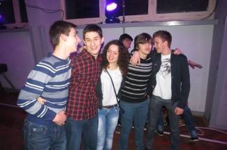 Požega: Gimnazijska fešta za Valentinovo