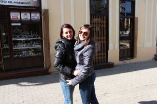 Požega: Lijepe žene prolaze kroz grad