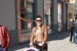 Požega: Lijepe žene prolaze kroz grad