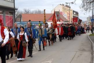 Grgurevo u Požegi: Mimohod povijesnih postrojbi
