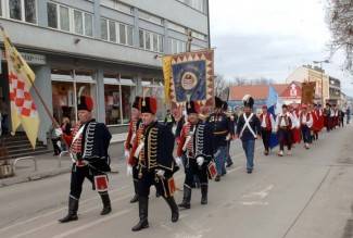 Grgurevo u Požegi: Mimohod povijesnih postrojbi