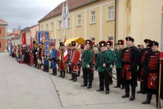 Grgurevo u Požegi: Mimohod povijesnih postrojbi