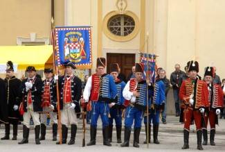 Grgurevo u Požegi: Mimohod povijesnih postrojbi