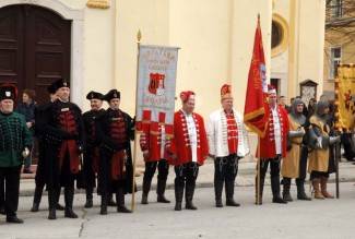 Grgurevo u Požegi: Mimohod povijesnih postrojbi