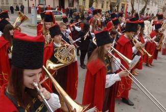 Grgurevo u Požegi: Mimohod povijesnih postrojbi