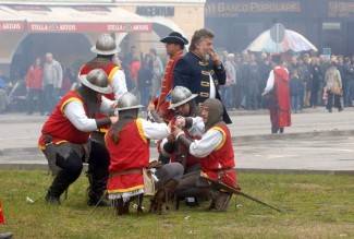 Grgurevo u Požegi: Mimohod povijesnih postrojbi