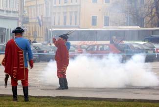 Grgurevo u Požegi: Mimohod povijesnih postrojbi