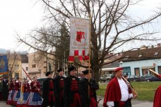 Grguri prošetali Požegom, ovaj put bez incidenta