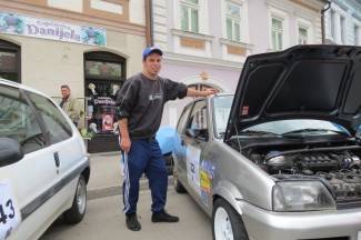 Najspretniji vozači se okušali na glavnom trgu (video)