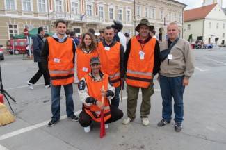 Najspretniji vozači se okušali na glavnom trgu (video)