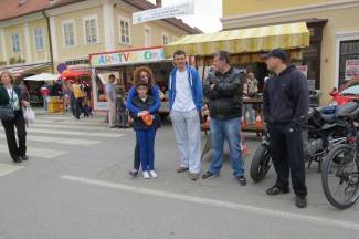 Najspretniji vozači se okušali na glavnom trgu (video)