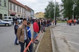 Najspretniji vozači se okušali na glavnom trgu (video)