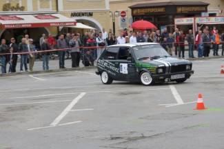 Najspretniji vozači se okušali na glavnom trgu (video)