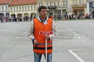 Najspretniji vozači se okušali na glavnom trgu (video)