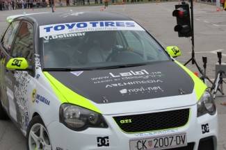 Najspretniji vozači se okušali na glavnom trgu (video)