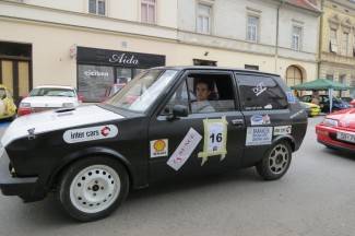 Najspretniji vozači se okušali na glavnom trgu (video)