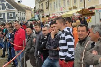 Najspretniji vozači se okušali na glavnom trgu (video)