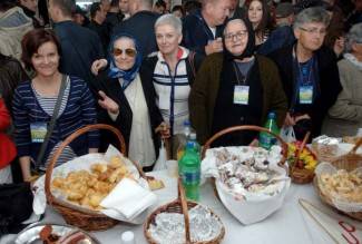 Velika: Najduži stol u Hrvata 2013.