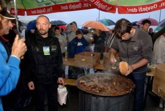 Velika: Najduži stol u Hrvata 2013.
