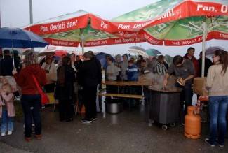 Velika: Najduži stol u Hrvata 2013.