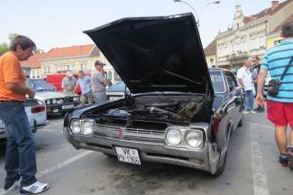 Tuning show u Velikoj i oldtimer izložba u Požegi (foto, video)