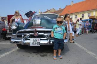 Tuning show u Velikoj i oldtimer izložba u Požegi (foto, video)