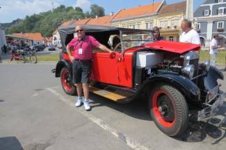 Tuning show u Velikoj i oldtimer izložba u Požegi (foto, video)