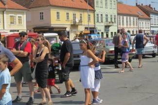 Tuning show u Velikoj i oldtimer izložba u Požegi (foto, video)