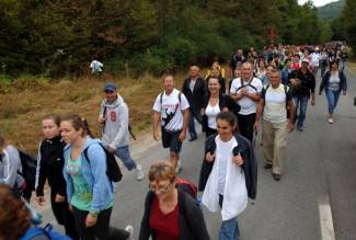 Tisuće vjernika na hodočašću prema Voćinu