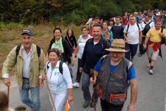 Tisuće vjernika na hodočašću prema Voćinu