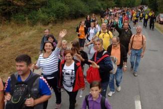 Tisuće vjernika na hodočašću prema Voćinu