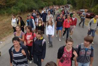 Tisuće vjernika na hodočašću prema Voćinu