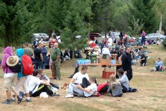 Tisuće vjernika na hodočašću prema Voćinu